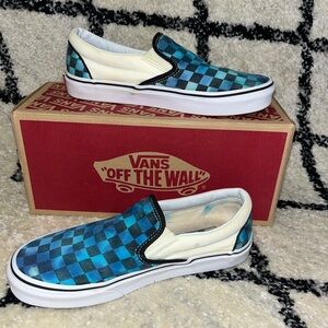 Tie-dye dark blue/light blue slip on checkered vans